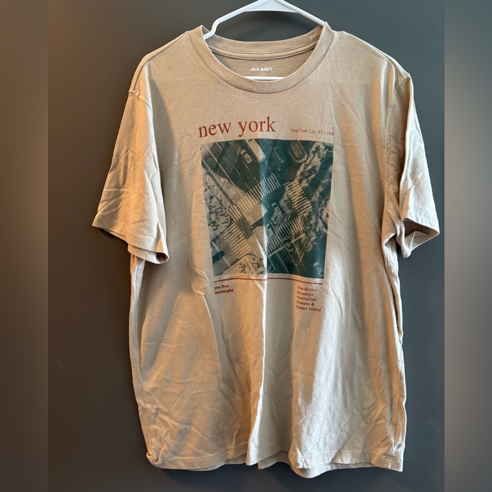 OBO! Old Navy Tan Short Sleeve New York City Graphic Tee